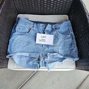 Levi shorts